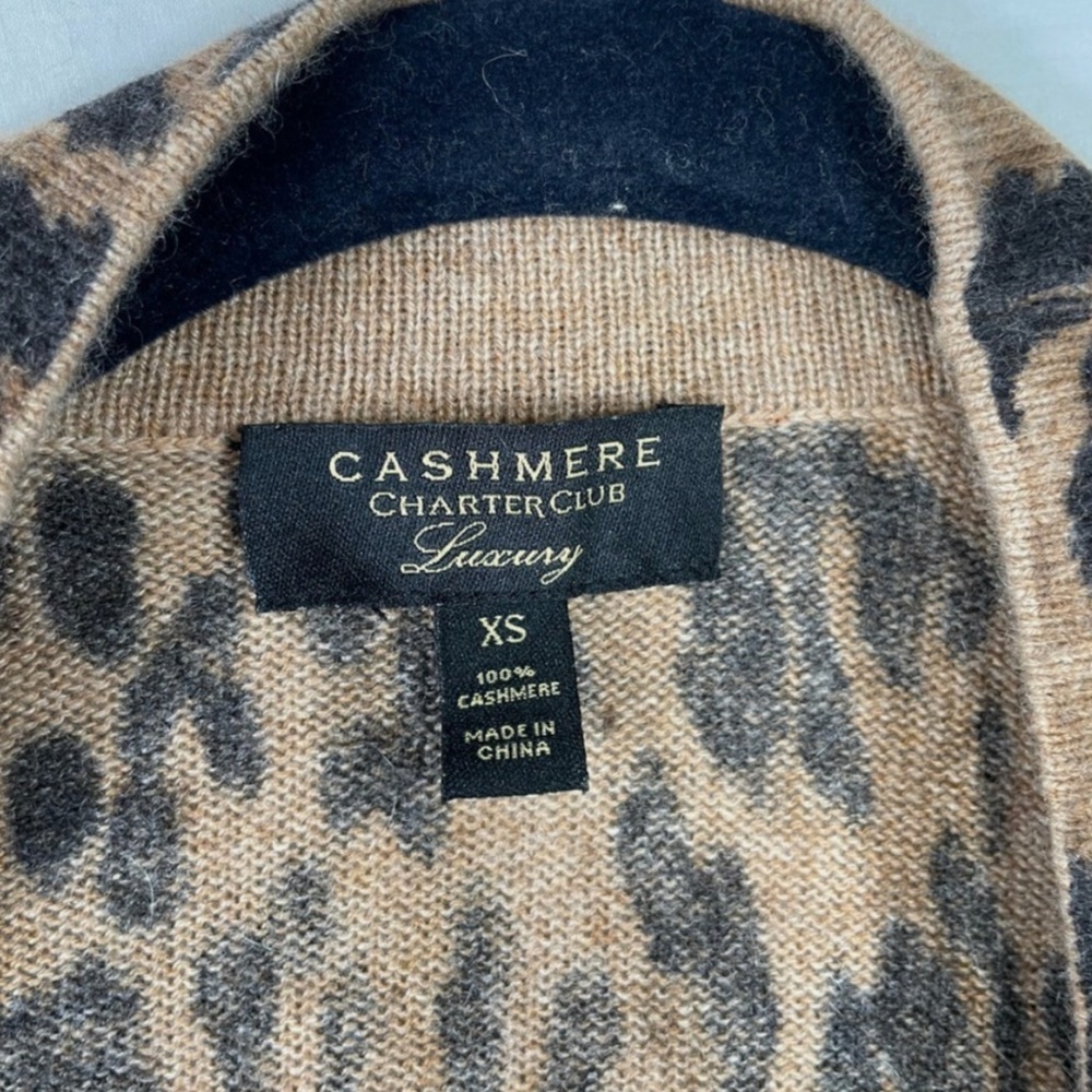 Charter club 100% Cashmere sweater XS Cheetah print cardigan winter fall - Picture 3 of 6